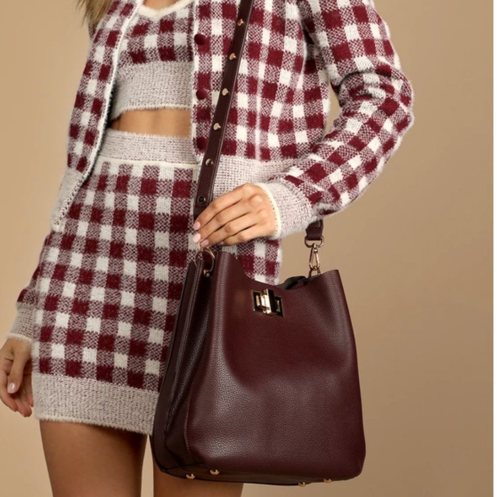 Chic Street Burgundy Tote Bag